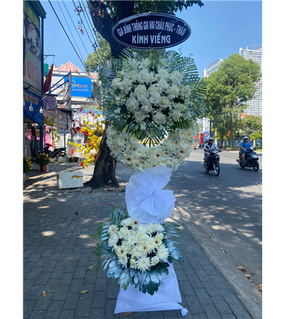 Kệ hoa chia buồn 005